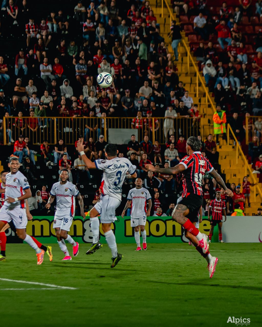 LDA vs Plaza Amador Copa Centroamericana — foto 63 de 95