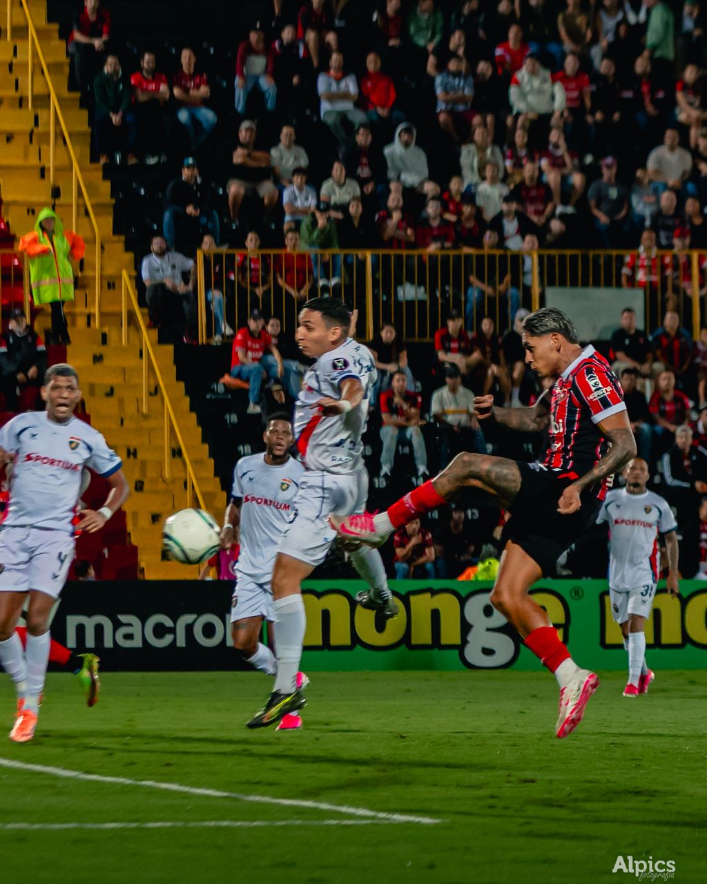 LDA vs Plaza Amador Copa Centroamericana — foto 65 de 95