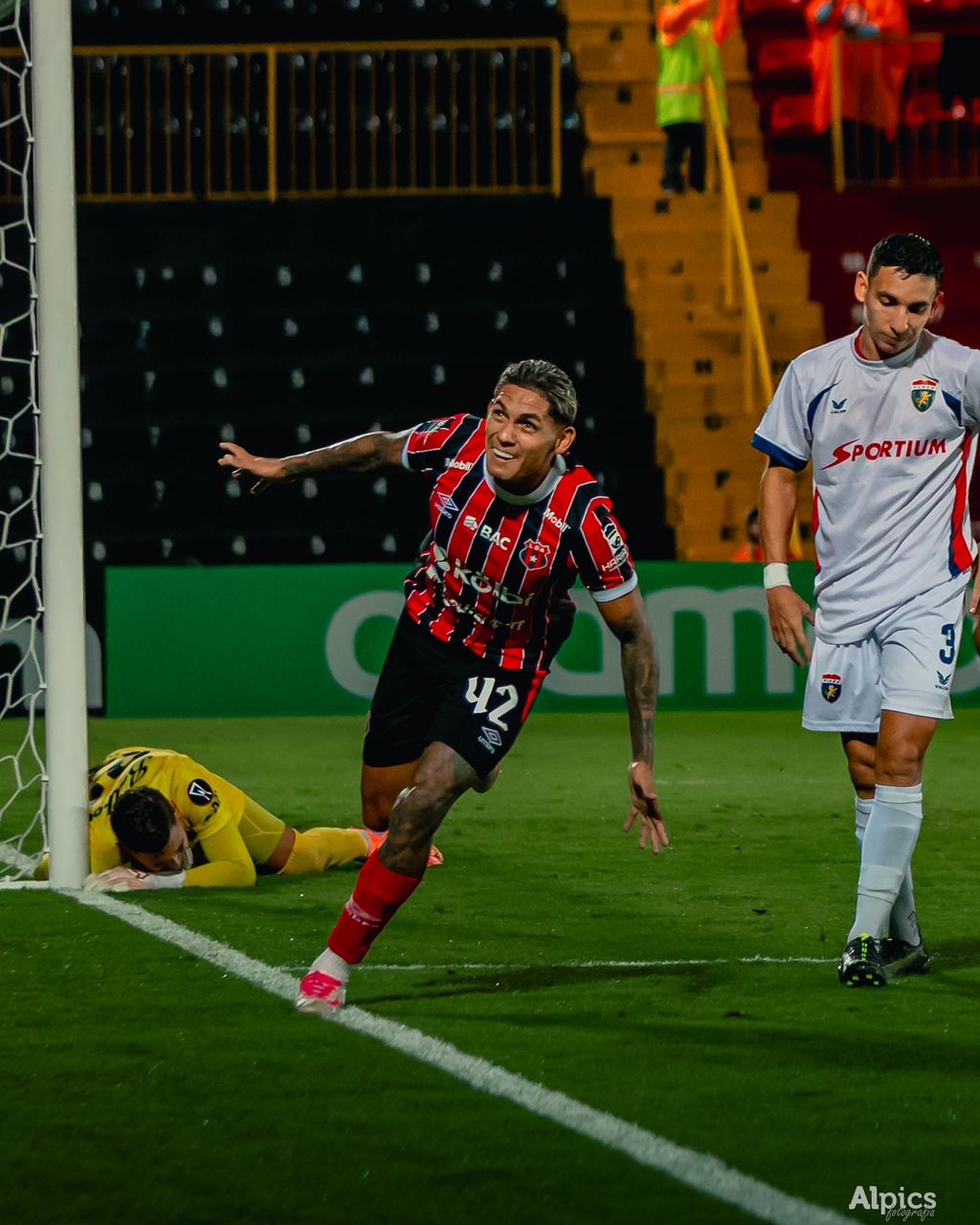 LDA vs Plaza Amador Copa Centroamericana — foto 71 de 95