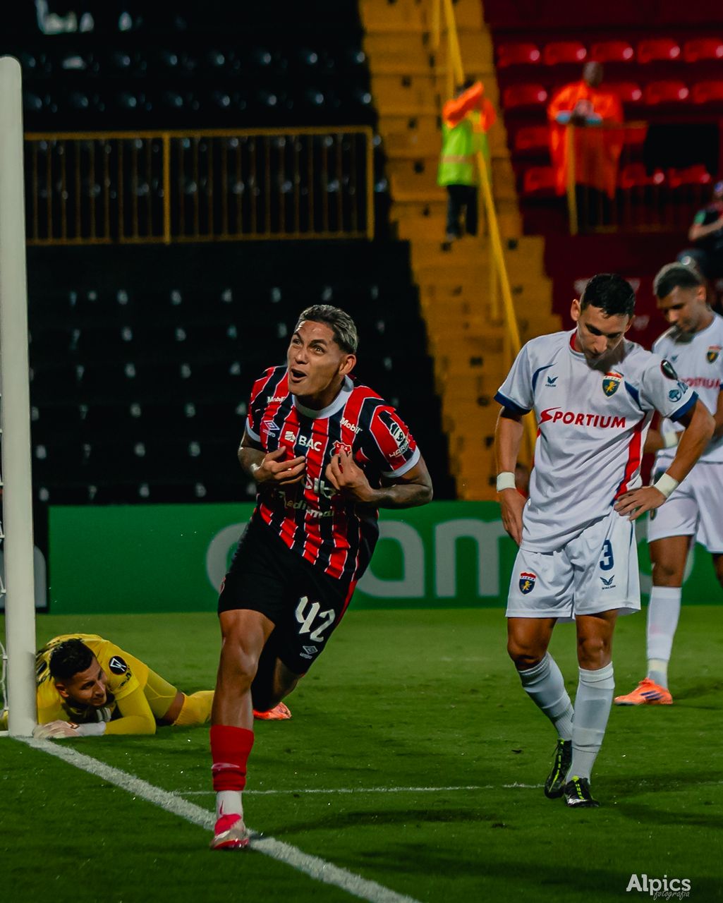 LDA vs Plaza Amador Copa Centroamericana — foto 72 de 95