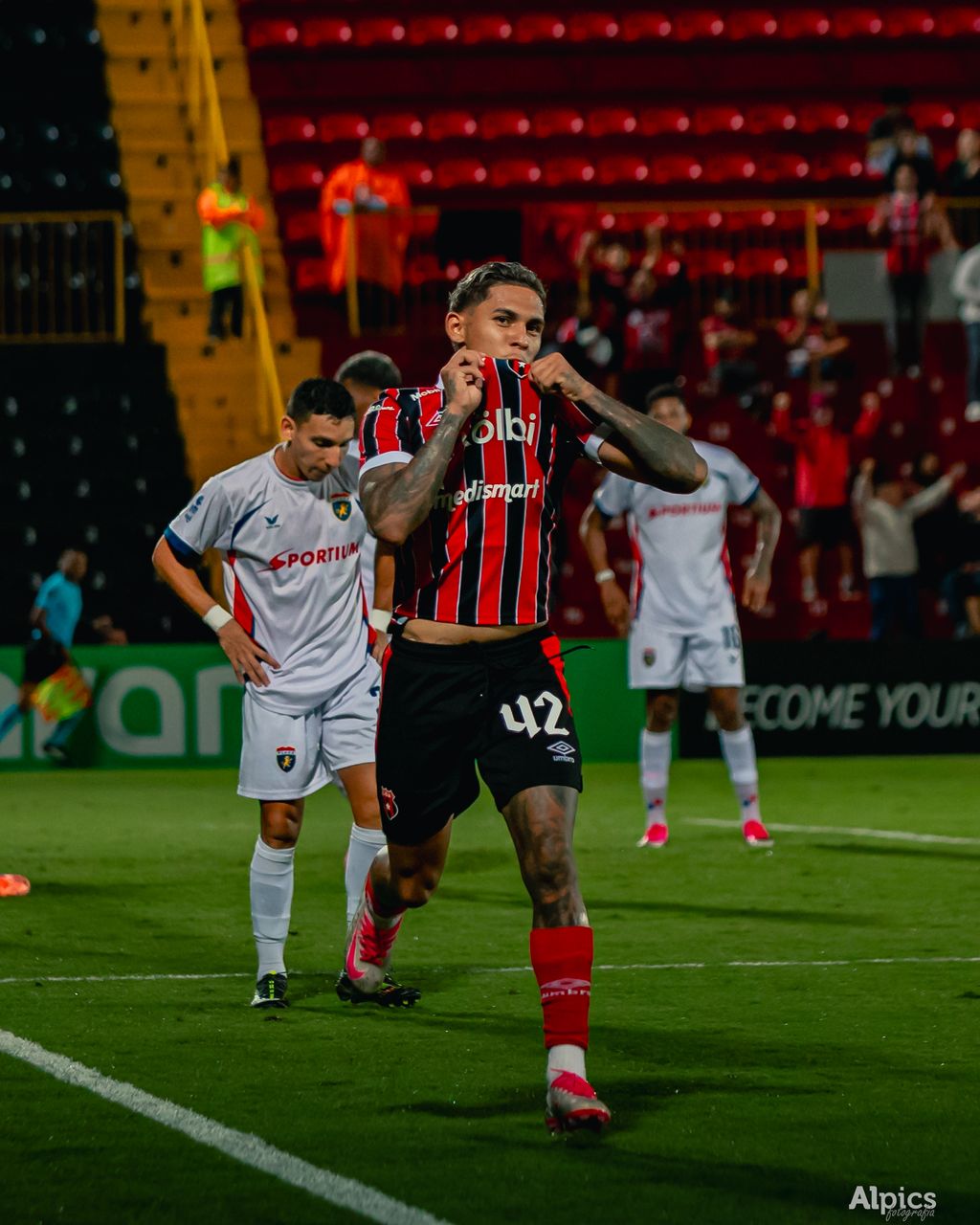 LDA vs Plaza Amador Copa Centroamericana — foto 76 de 95